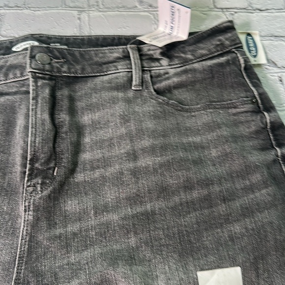 Old Navy Women’s High Rise Shorts Secret Slim Pockets 18 NEW Gray Charcoal - Picture 13 of 15